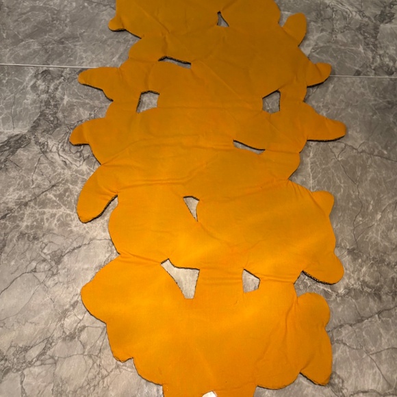 Kim Seybert NYC Gold, Sliver, White Table Runner 40”x19” Retail $595.00 - Picture 11 of 11